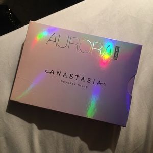 BRAND NEW Anastasia Aurora glow kit